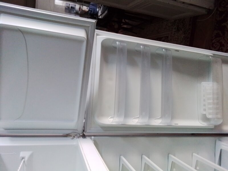 Vand frigider Indesit